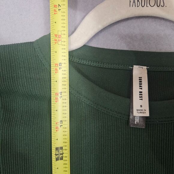 Aritzia Sunday Best Green Bliss Cropped Longsleeve Ribbed Top Sz S Forrest Green - Picture 7 of 7
